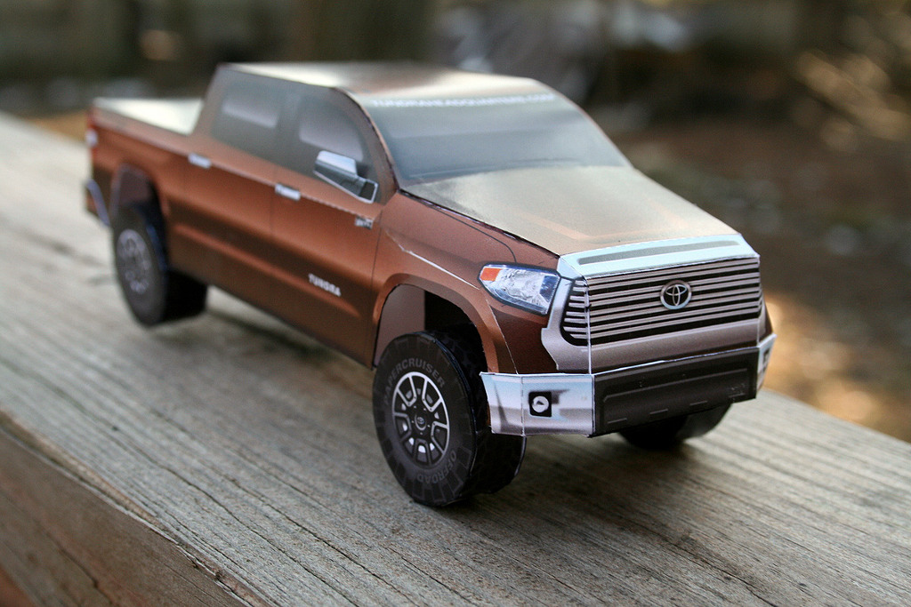 New Paper Model Completed 2014 Toyota Tundra Pickup